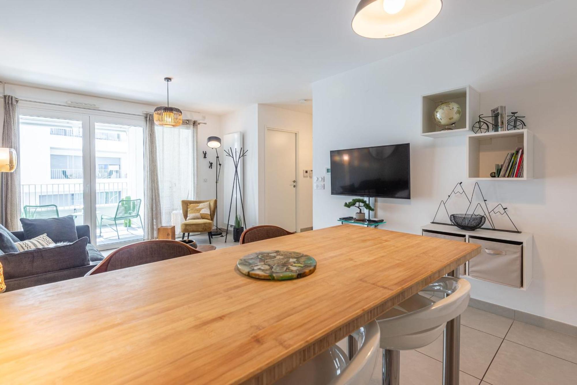 L'Interprete 405 4 - Apartment With Terrace Annecy Luaran gambar