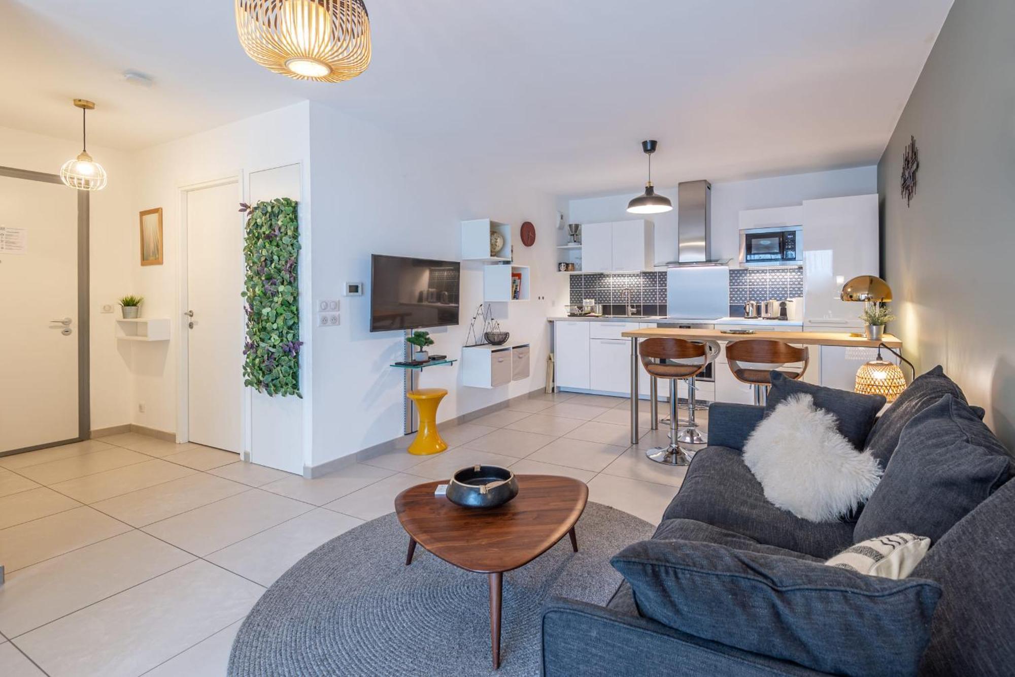 L'Interprete 405 4 - Apartment With Terrace Annecy Luaran gambar