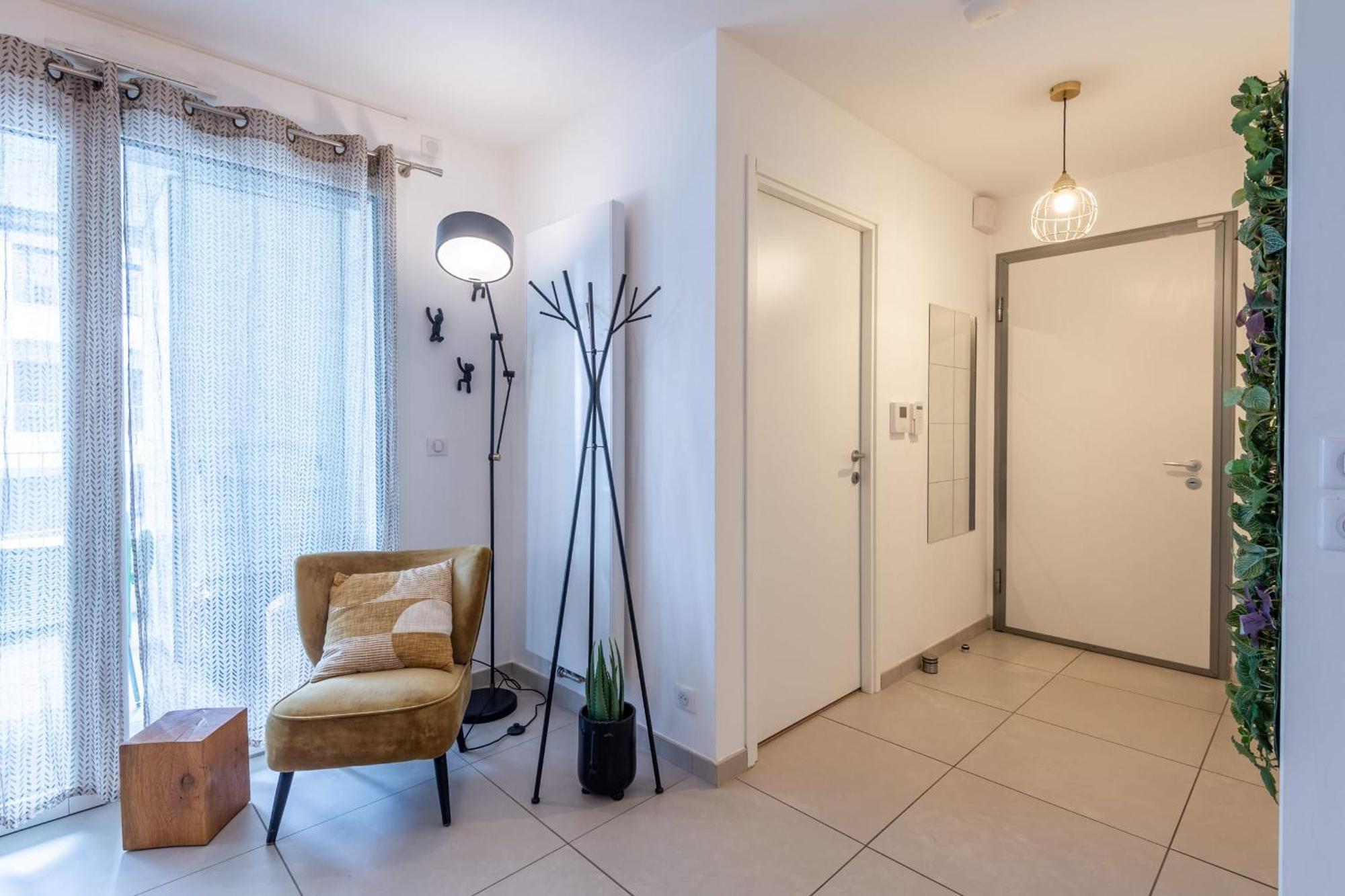 L'Interprete 405 4 - Apartment With Terrace Annecy Luaran gambar
